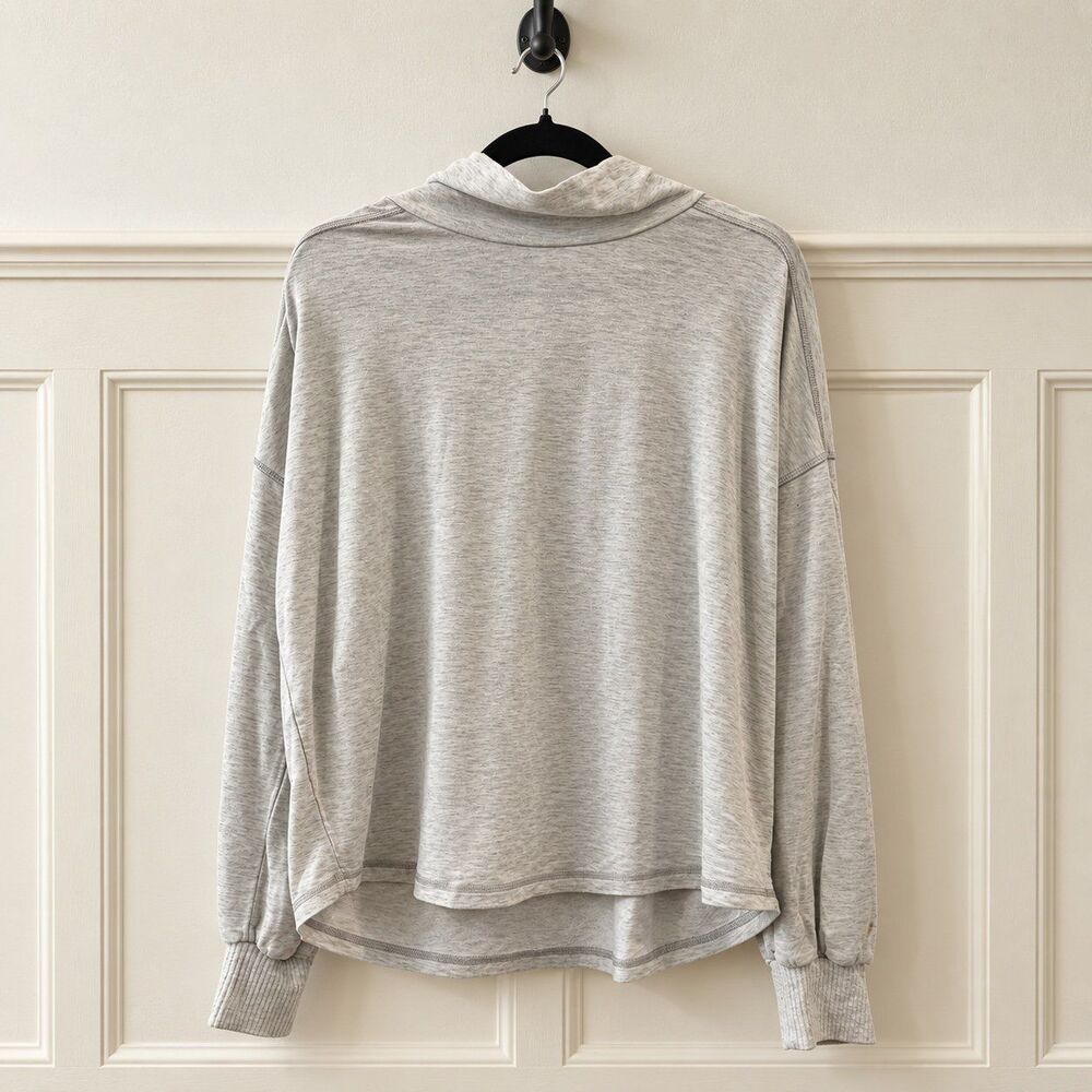 Women's Gray Mock Neck Long Sleeve Top